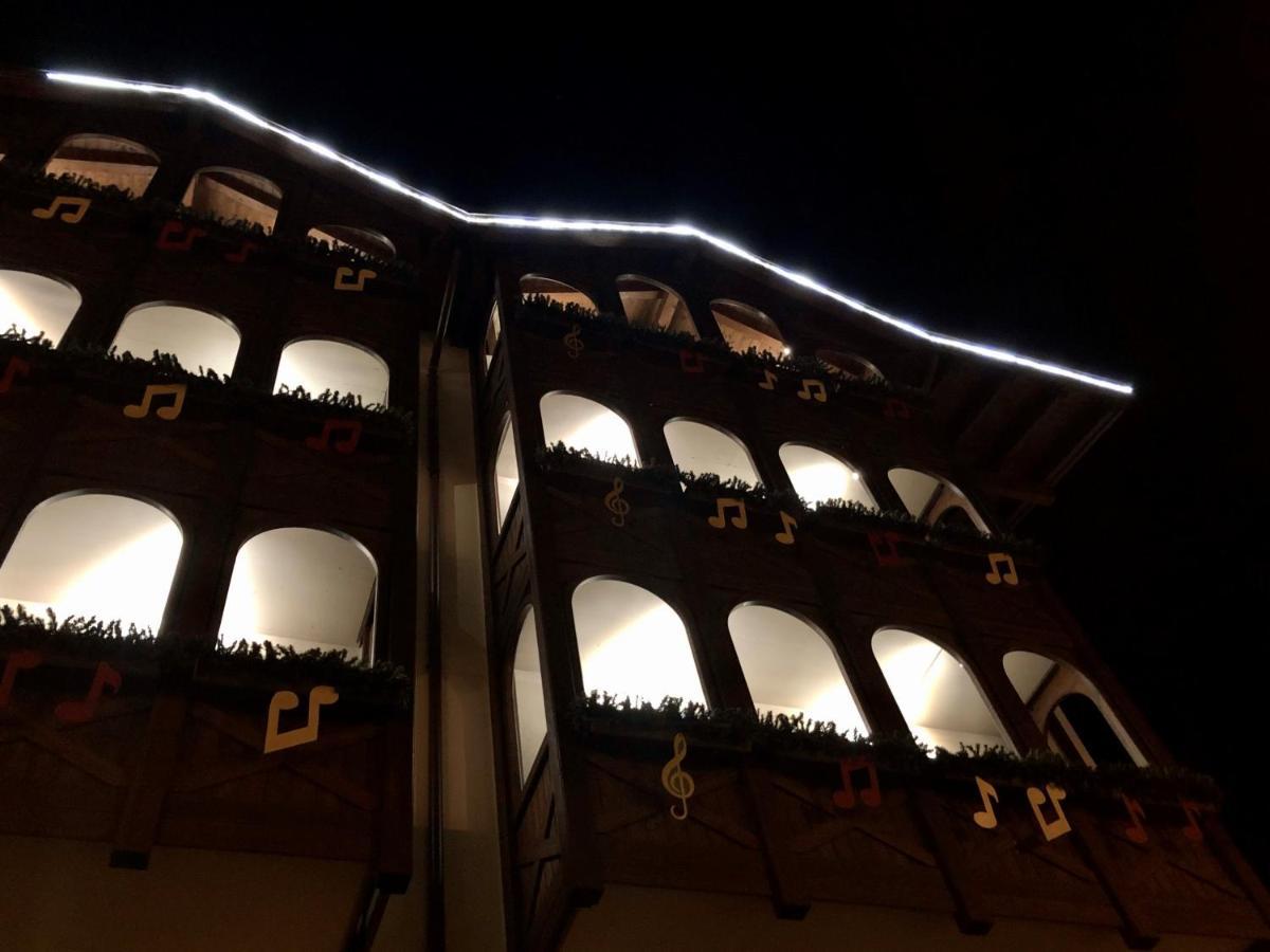 Hotel Isolabella Wellness Fiera Di Primiero Exterior photo