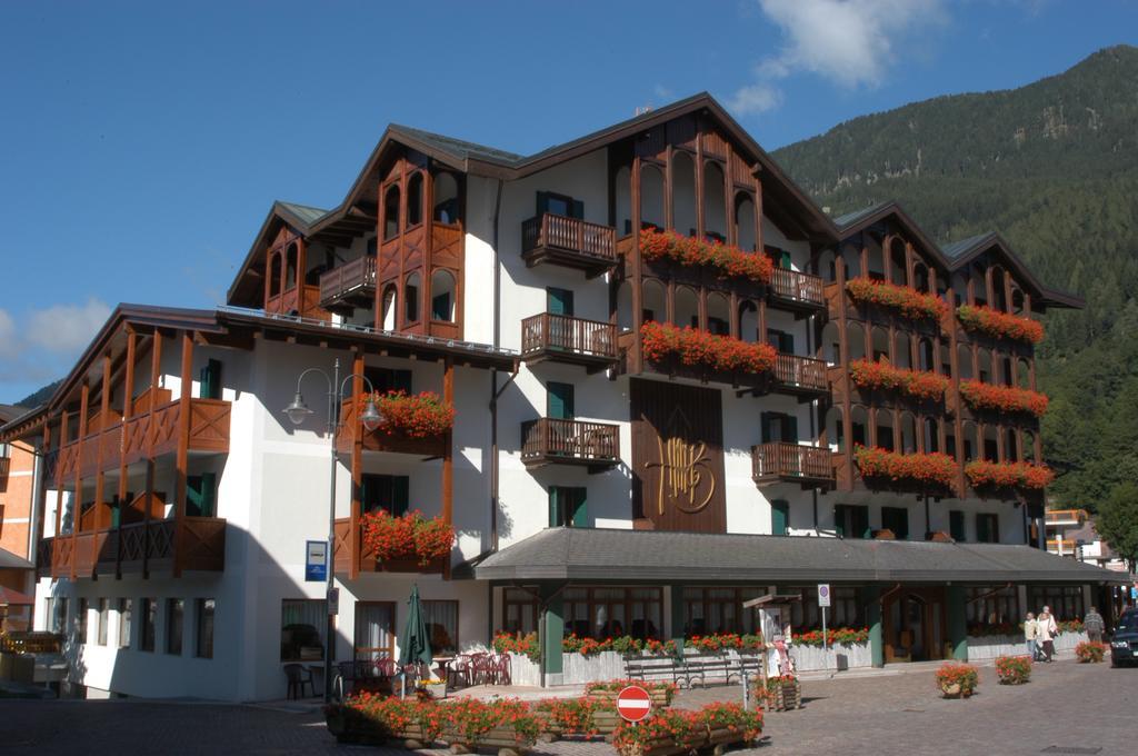 Hotel Isolabella Wellness Fiera Di Primiero Exterior photo
